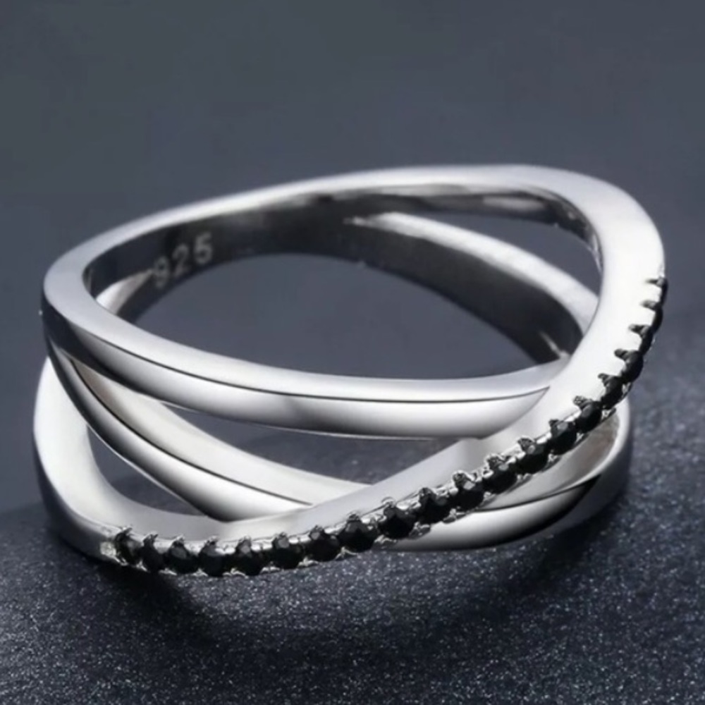 Sterling silver stamped black sapphire female ring - Picture 2 of 3